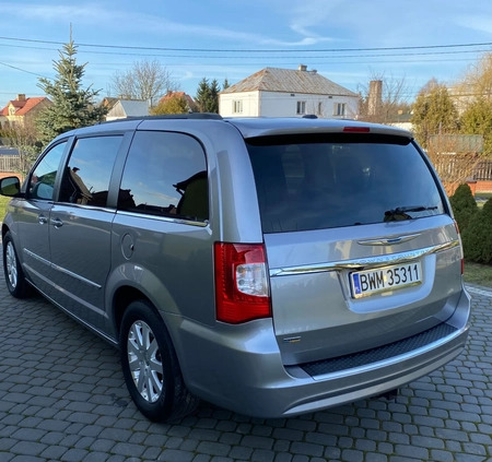 Chrysler Town &amp; Country cena 58000 przebieg: 217000, rok produkcji 2016 z Ciechanowiec małe 254